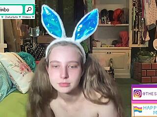 Antrenament la webcam cu o bunnygirl fierbinte pe Chaturbate