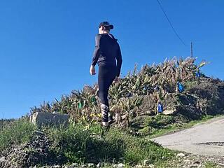 Leggings húmedas y travesti: un sueño de vacaciones hecho realidad