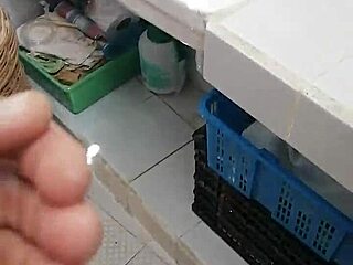 hey, quick masturbation session in the kitchen 😏