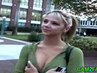 Rubia sexy domina en acción hardcore salvaje