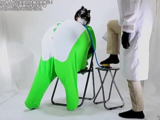 Balloon popping fun with screaming fetish vibes