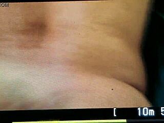 Šťastný 55. narozeniny, Nancy! Velká prdel dostane creampie v doggystyle od zralé milfky