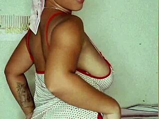 Morena with big tits takes a bath and shows off her ass in the shower on Red Bruna Paz