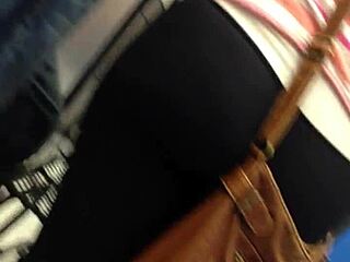 Yoga Leggings Show Off Bum!