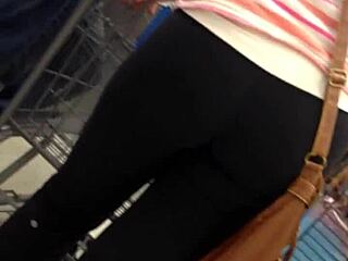 Yoga Leggings Show Off Bum!