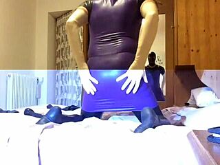 How Latexitaly Takes Pictures in Rubber and Gloves