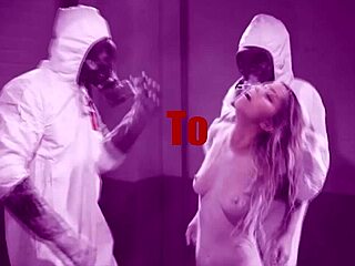 i fuck that model with my strapon