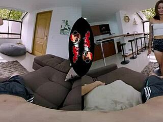 嘿，想看我第一个VR色情片吗？和可爱拉丁妹一起爽！