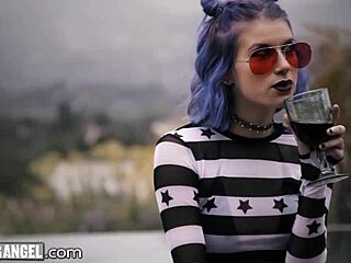 Бърнинг Ейнджъл - Гот принцеса Аря Фей жадува анал чукане доза