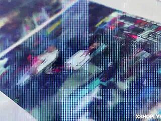 Пичка Афтен Опал широко раширена за јебање од стране ЛП официра