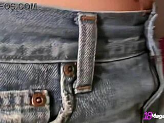 Wah, Ariel Jordan mainin dildo di celah pinknya!