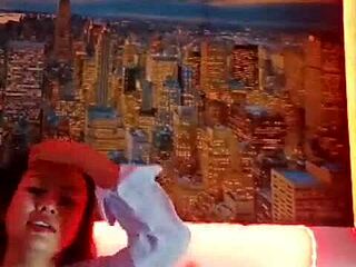 Intense Perreo Dance with Karol G and Alicia Keys on Live Cam