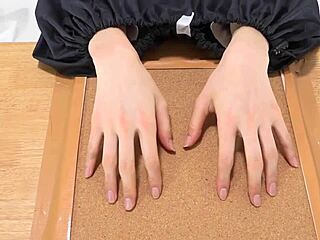 i love watchin girls with hand fetish, it's so excitin to see their soft hands