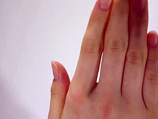 i love watchin girls with hand fetish, it's so excitin to see their soft hands