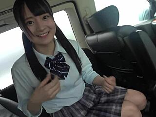 Echte homemade Japanse tiener 18+ met f cup borsten in intieme actie. Haar geschoren lichaam snakt naar wilde seks.