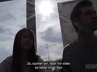 Seky česká kráska v pančuchách pod mojou surovou kontrolou.