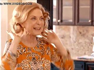 does anyone know her name or the full video