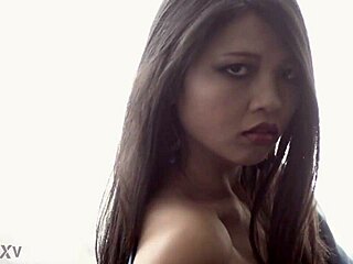 Asian kitten dances and teases on chaturbate