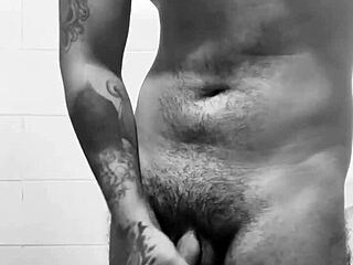 I masturbate thinking about my hot neighbor squirting 😈