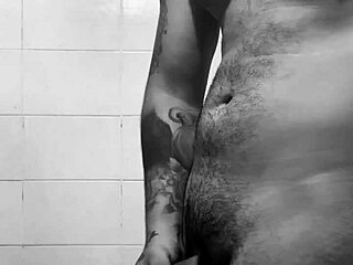 I masturbate thinking about my hot neighbor squirting 😈