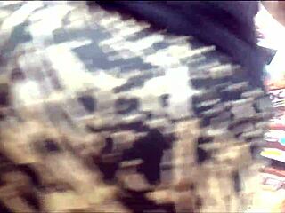 Leggings Leopard Milf Shows Off Her Stunning Curvy Booty