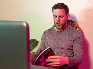 Властна кучка BBW доминира служителя с устата си на пишката му