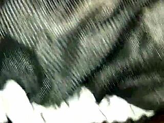 This ebony's giving a sloppy deepthroat blowjob 😍