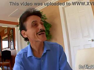 Stunning wife Jamie Applegate allows cuck to jerk while riding