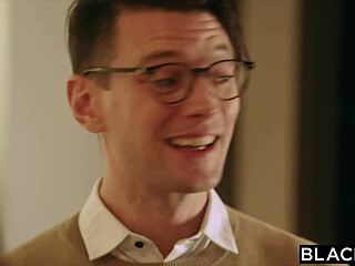 Jururawat Nakal Numi Goda Pelanggan Selebriti Untuk Seronok