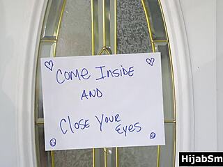 Gadis Pakai Hijab Mohon BF untuk Anal Supaya Kekal Bersama