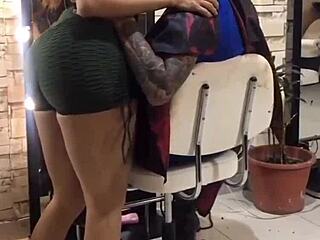 haircut with a happy ending for the horny client 😏