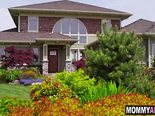 Milf matrigna matura inizia il figliastro al primo anale 😏