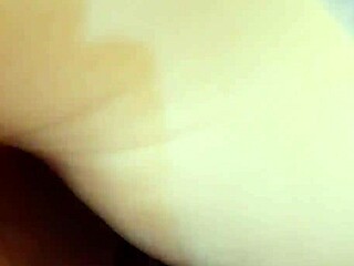 Gordita indulges in fingering and masturbation