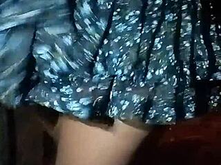 Sofia, 18-årig brasiliansk babe, viser kroppen sin på offentlige gater