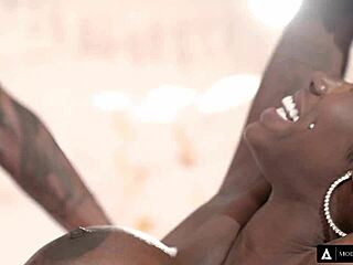 Ebony Mystique Får Dobbelt Creampie Af Forlovede Og Bedste Mand