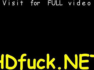 Amatérská holka touží po divokém orálu a tvrdém ježdění ve skupinovém šukání