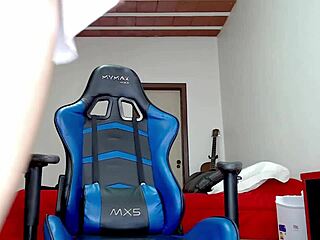 Sentando Em Uma Tora