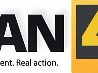 Eh milf, veux être VIP ? Baise avec moi le gestionnaire de crédit pour ce prêt loan4k !
