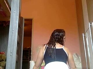 I can’t stop thinking about dancing funk with this hot Brazilian teen amateur