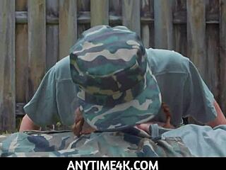 Вау, вруће тинејџерке у слободном сексу кад год за инструктора