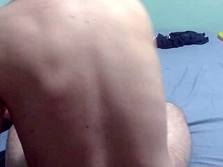 ojej, nisem hotel zdrsniti v primožino zadnja vrata, kriči tako glasno, uboga punca, prisegam, da je bilo naključje... nekako!