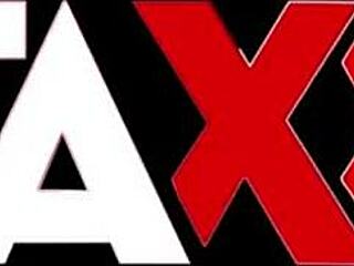 Artist fucking his new brunette model Sabina in hardcore action 😈