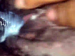 Wow, pepek berbulu dirempuh dan ditutup air mani pada kote bengkok!