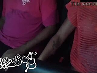 passageiro me chamou de senhora e mostrei minha buceta nova pra ele