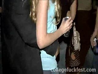 Студентка-шлюха жестко трахается на дикой вечеринке 🥳