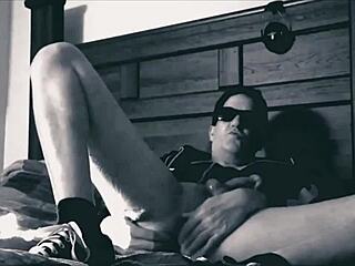 midnite moon fucks his fist and cums