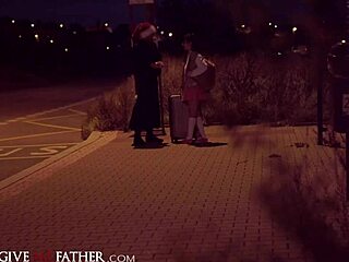 انحنيت ونكت بعنف على الباص