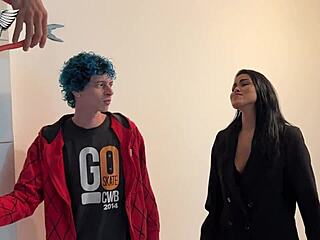 Internetový kluk opravuje vadu v Mansohimeros latinskou dvojitou flašinou