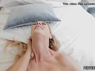 야 체리, 이 미국 스텝패밀리 탭부 플릭에서 애널 섹스 걸렸어?