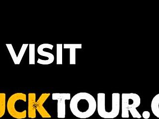 Пищната латина аматьорка се навежда да ближе и смуче кура ми страстно